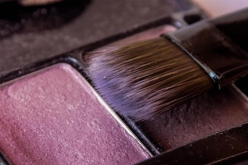 Effetto sole sulla pelle: perché il blush aranciato è il nuovo alleato della bellezza naturale